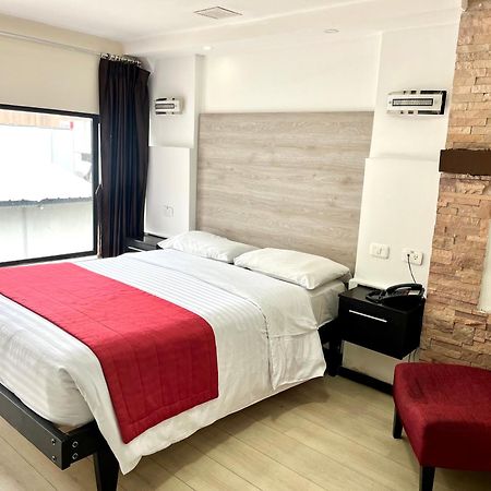 Hotel Imperial Амбато Екстериор снимка