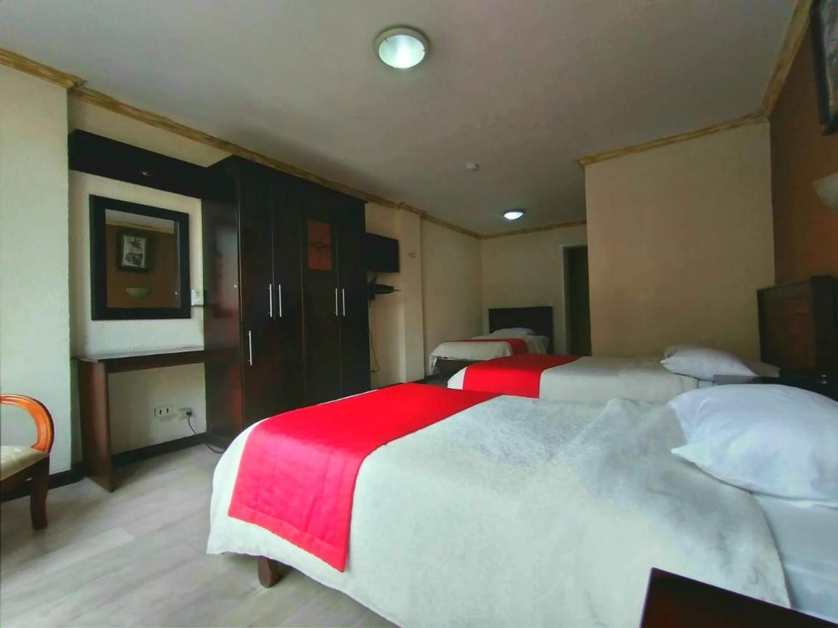 Hotel Imperial Амбато Екстериор снимка