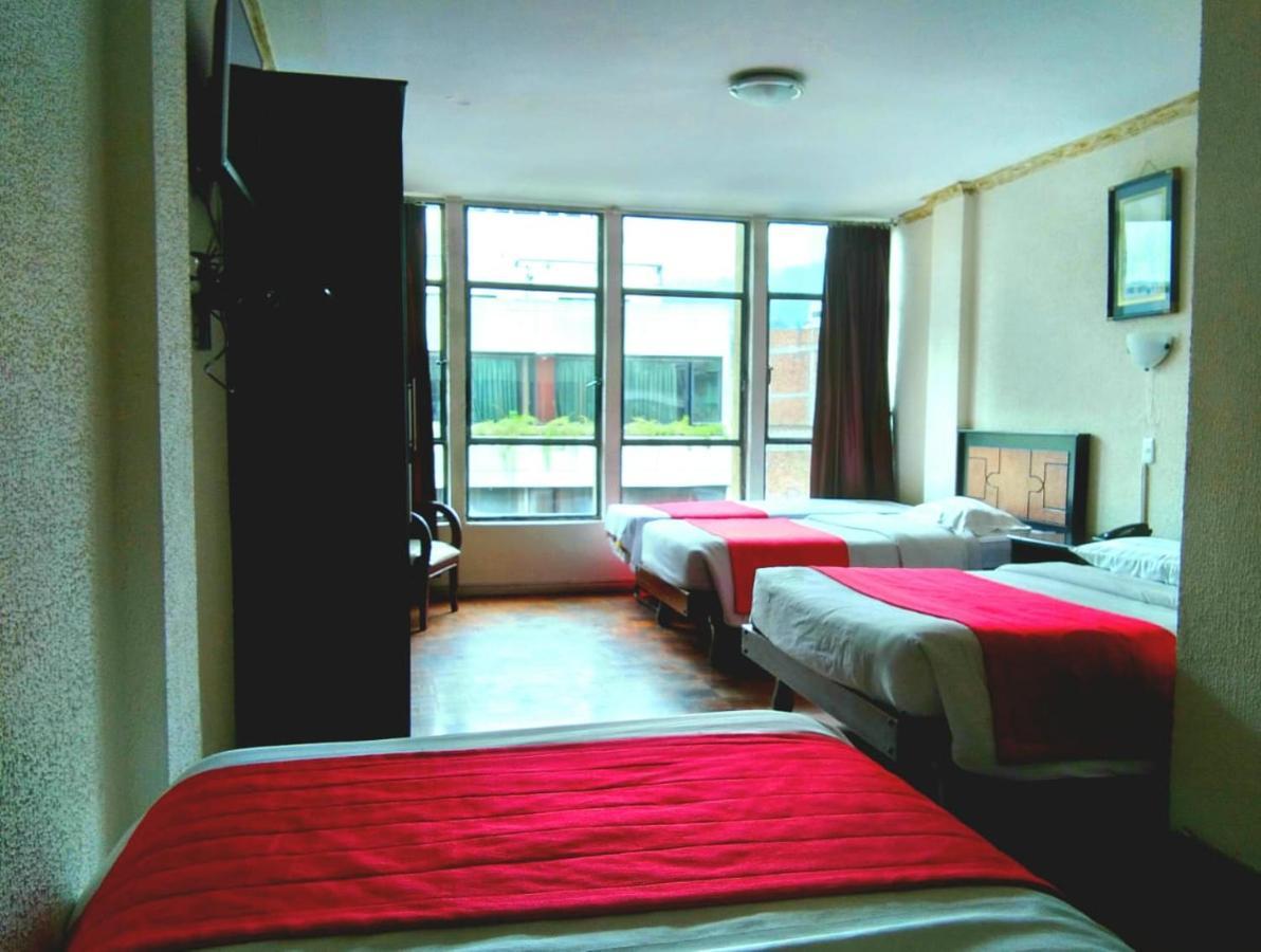 Hotel Imperial Амбато Екстериор снимка