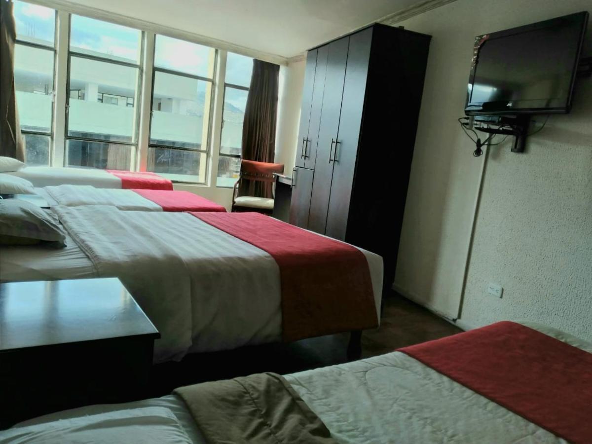 Hotel Imperial Амбато Екстериор снимка
