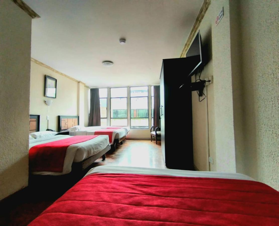 Hotel Imperial Амбато Екстериор снимка