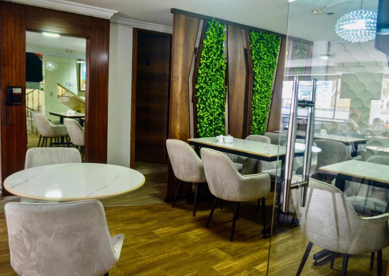 Hotel Imperial Амбато Екстериор снимка