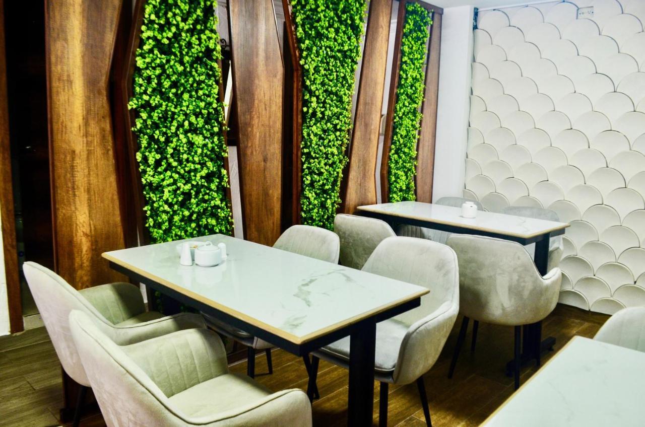 Hotel Imperial Амбато Екстериор снимка