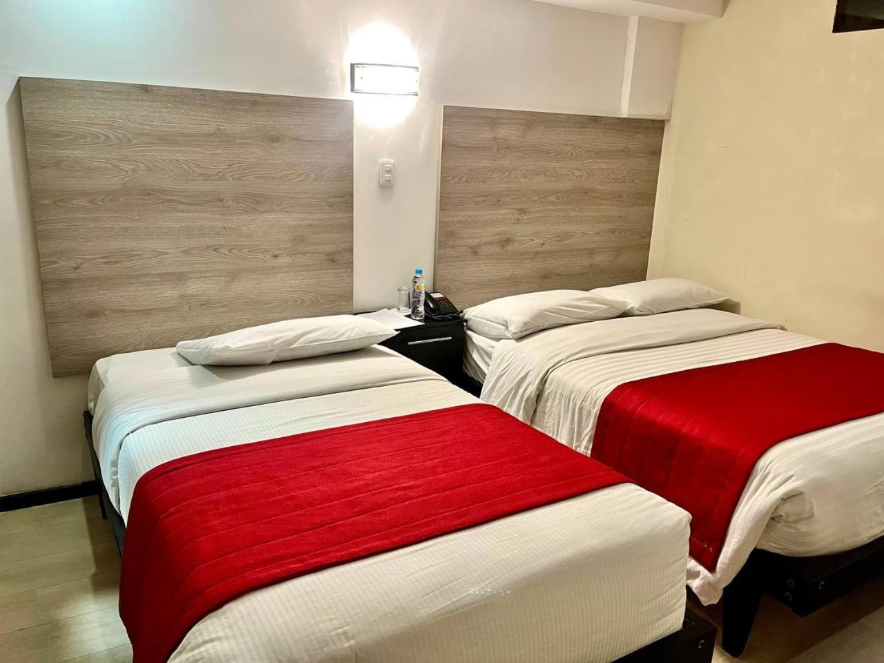 Hotel Imperial Амбато Екстериор снимка