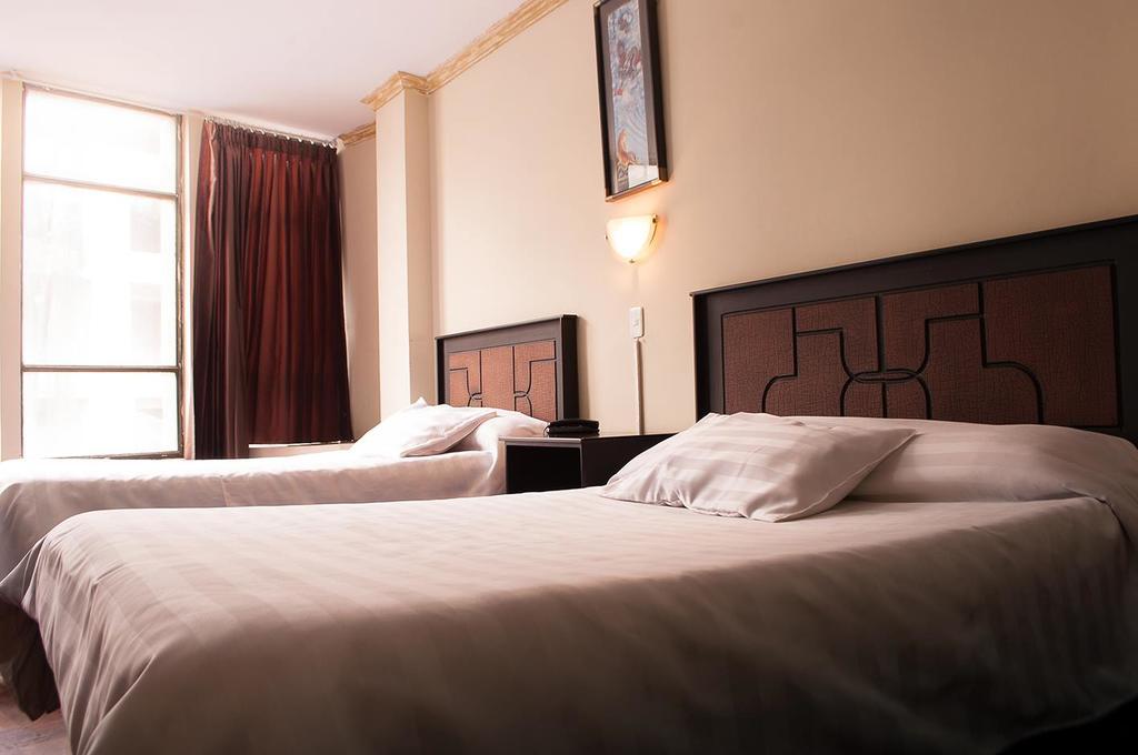 Hotel Imperial Амбато Екстериор снимка