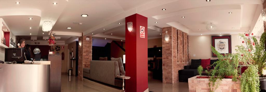 Hotel Imperial Амбато Екстериор снимка