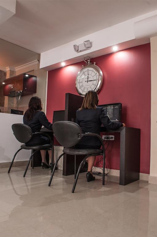 Hotel Imperial Амбато Екстериор снимка